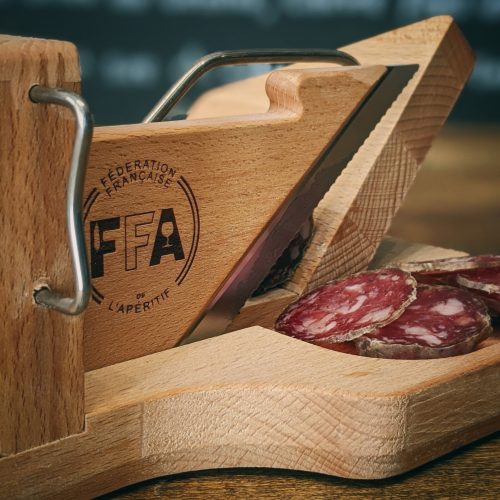 Guillotine à Saucisson - FFA - Fédération Française de l'Apéritif